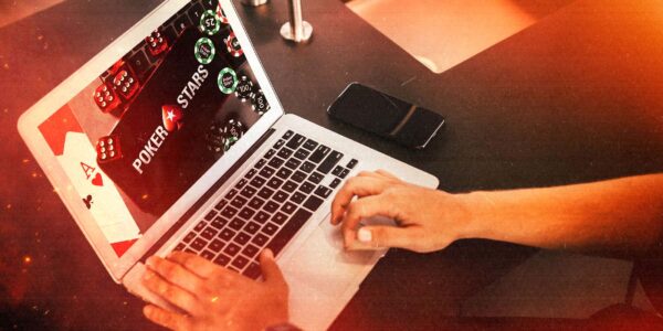 una schermata di Pokerstars mostrata su un pc portatile