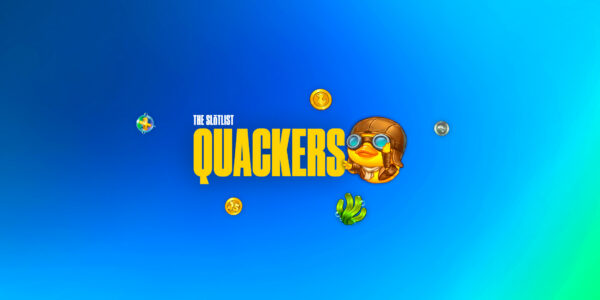 Logo di Quackers con le quattro papere su un salvagente rosa tra le ninfee